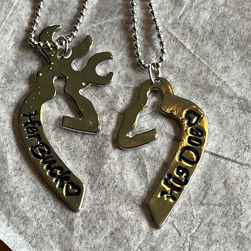 🏷️ 5 for $15 His and hers necklaces, his doe, her buck, approx 20 inch chain